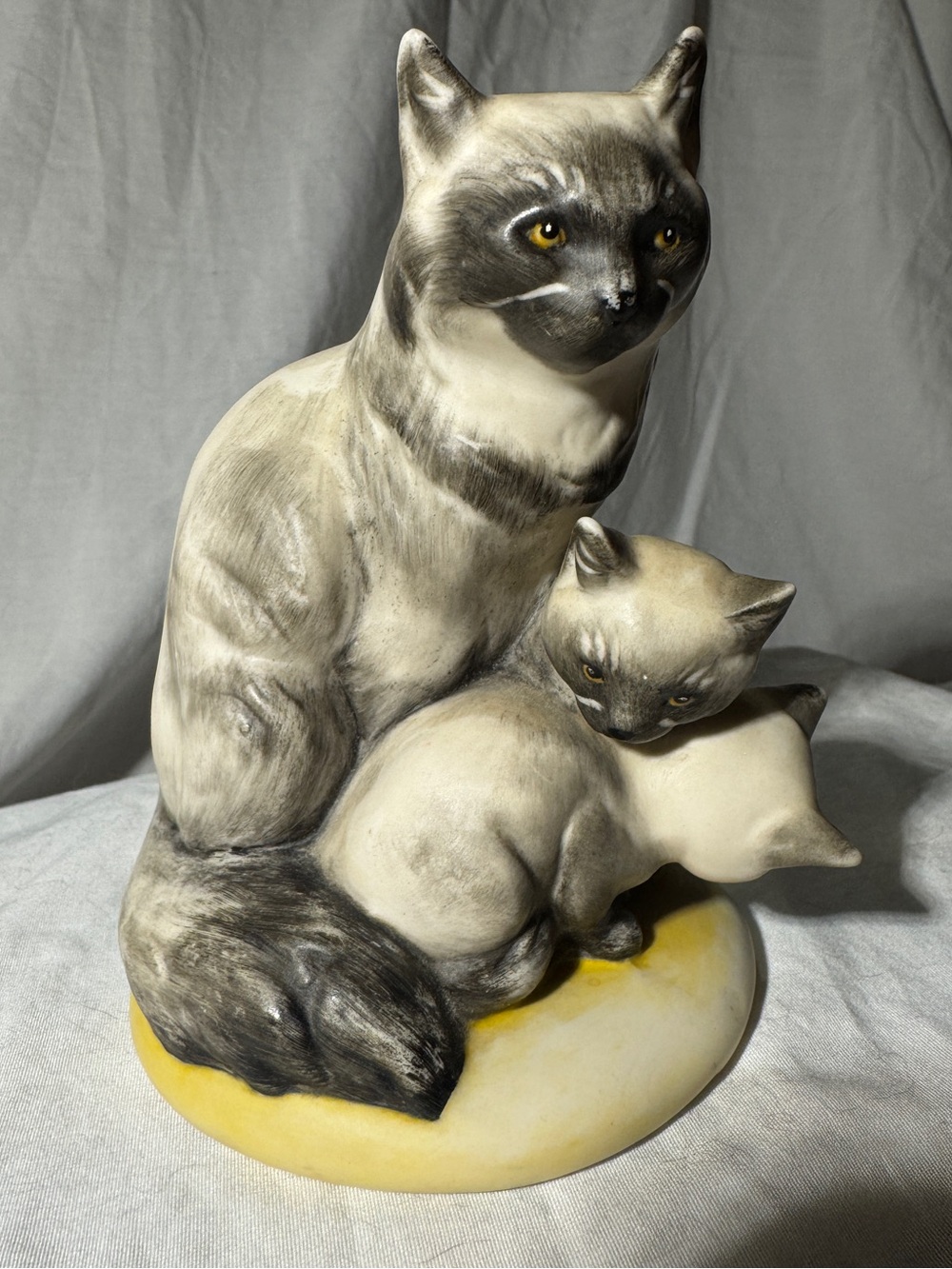 Vintage Editions in Porcelain hand painted porcelain mother cat with 2 kittens